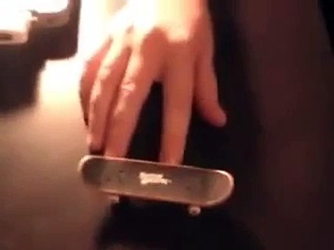 How to ollie on a Tech Deck (easy way)