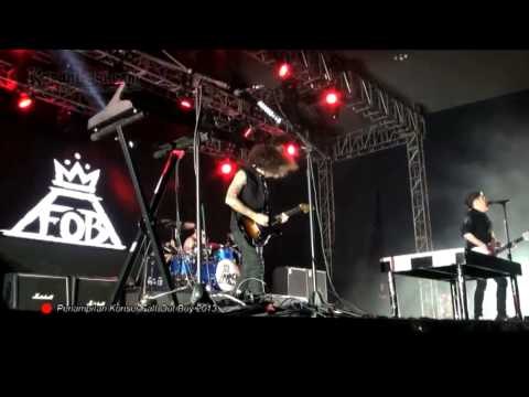 Yuk, Nonton Lagi Konser Fall Out Boy
