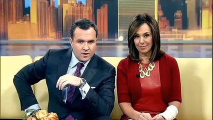 Mummenschanz Performs