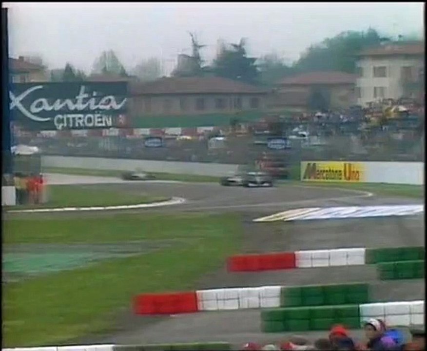 Imola_1993_Zanardi_spins_carfire