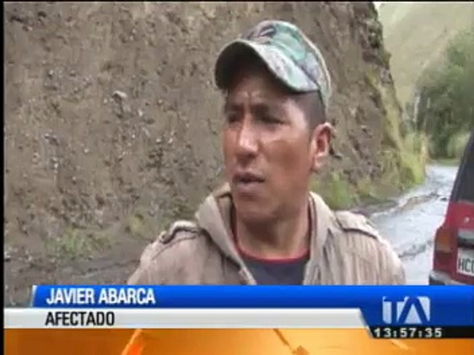 Comunidades incomunicadas por deslave en la vía Pungala - Alao