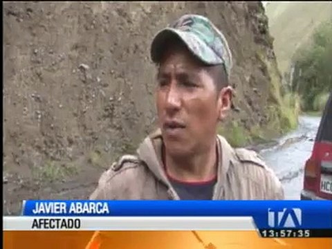 Comunidades incomunicadas por deslave en la vía Pungala - Alao