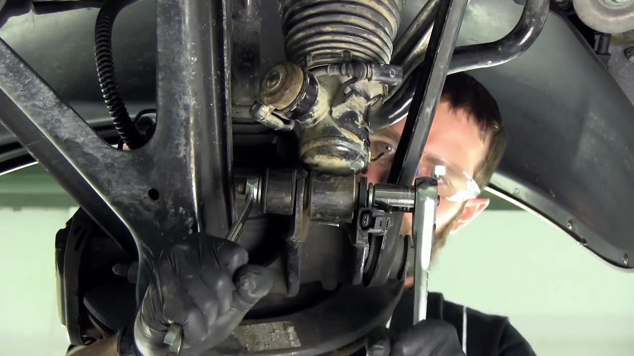 Replacing the Rear Air Spring on the Cayenne, Touareg, Q7 with a New Arnott-Designed Air Spring