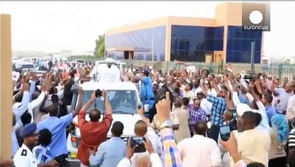 برغم ممنوعیت خروج عمر البشیر آفریقای جنوبی را ترک و وارد سودان شد