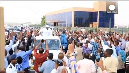 البشير يغادر جنوب افريقيا رغم قرار توقيفه