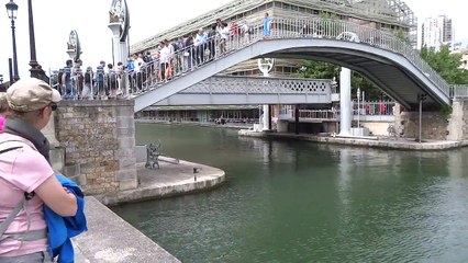 Pont sur le canal