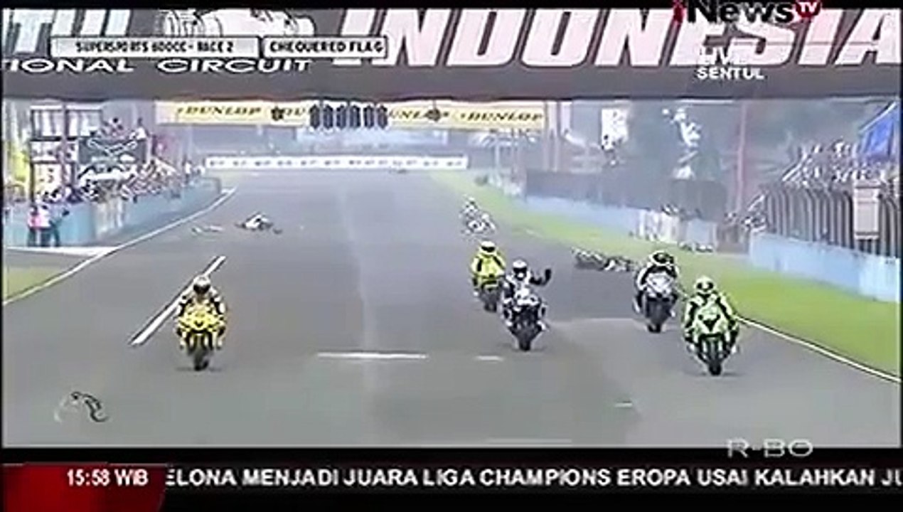 Video Detik-Detik Insiden M FADLI Ditabrak Saat Lakukan Selebrasi Kemenangan - ARRC 2015 Sentul