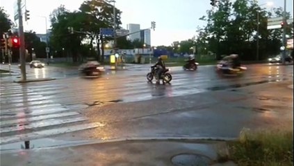 Deniese Karolyi + 26 Motorräder 31 Biker