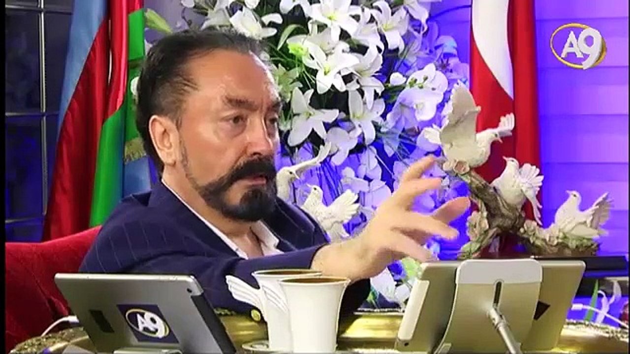 İnsanlık kimliği değil vicdan kimliği, samimiyet kimliği ve iman kimliği esastır.