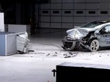 2011 Chevrolet Volt moderate overlap IIHS crash test