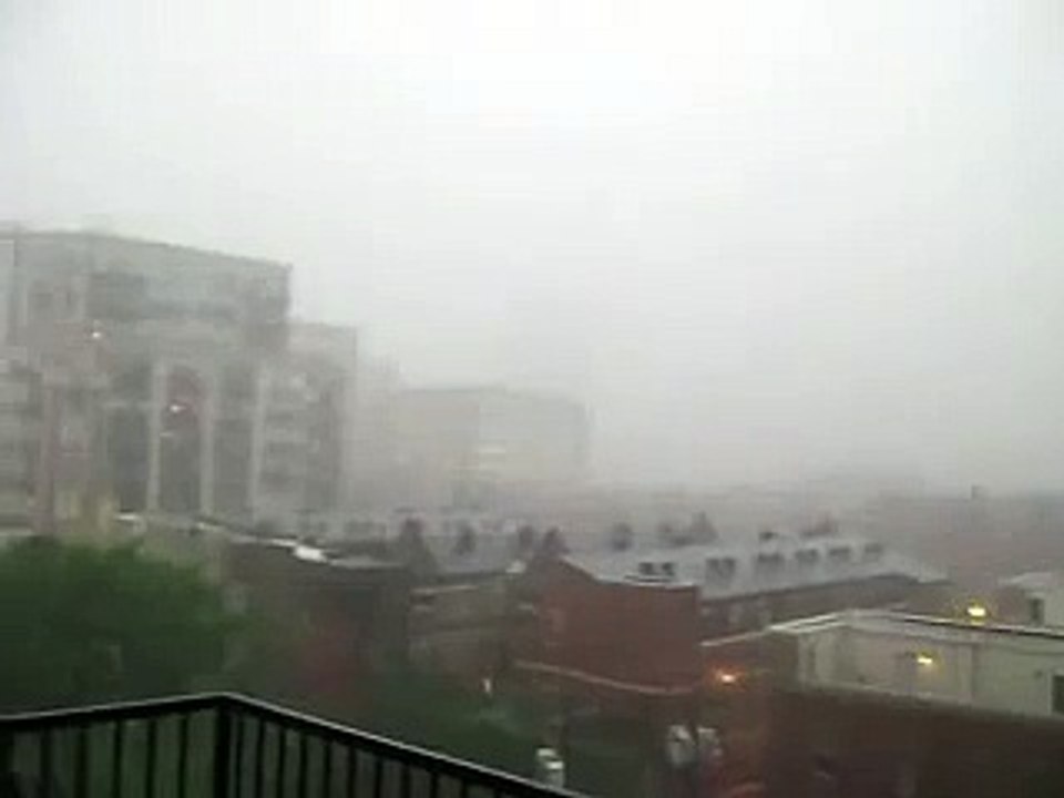 Tornado Sirens in Downtown Chicago sounds like Aliens!