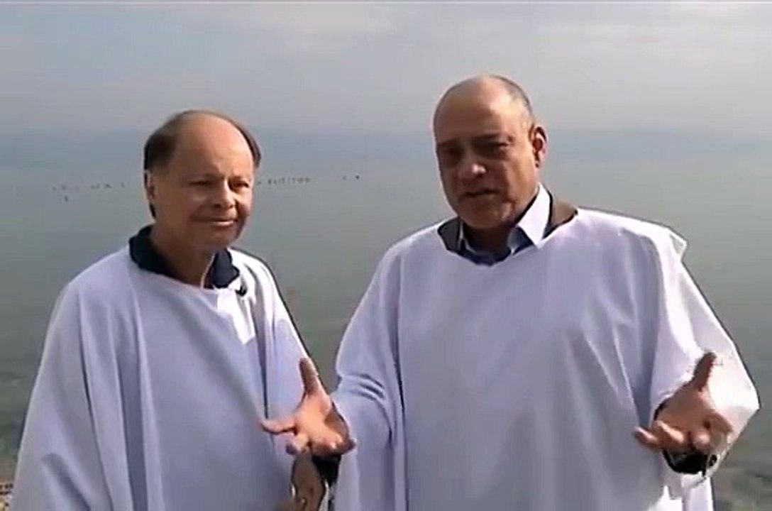 Bispo Macedo no mar da Galiléia - Dar-lhes de comer!