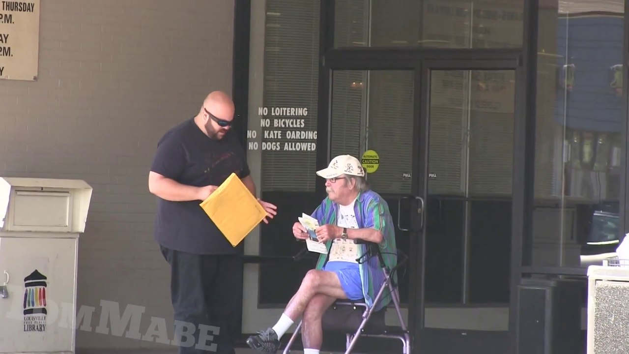 Ce mec était prêt à accepter un contrat de tueur à gages ! Hitman !