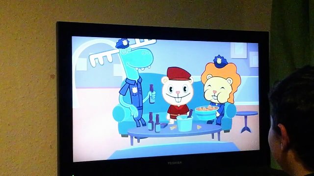 Reacting to happy tree friends