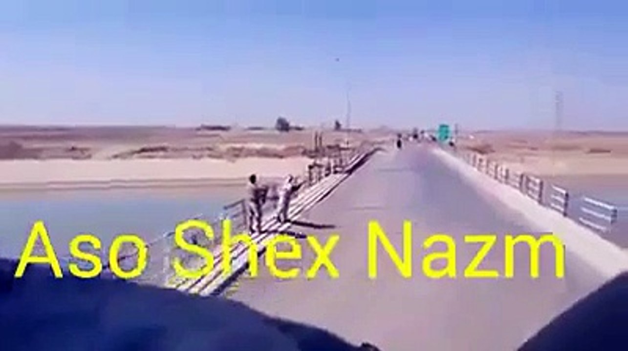 ‫بيشمركة يعيد علم داعش و داعش يطلب عمود . والبيشمركة يقول ((( روح خاطر الله