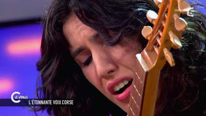 Battista Acquaviva chante à la table de C à vous - 15/06/2015