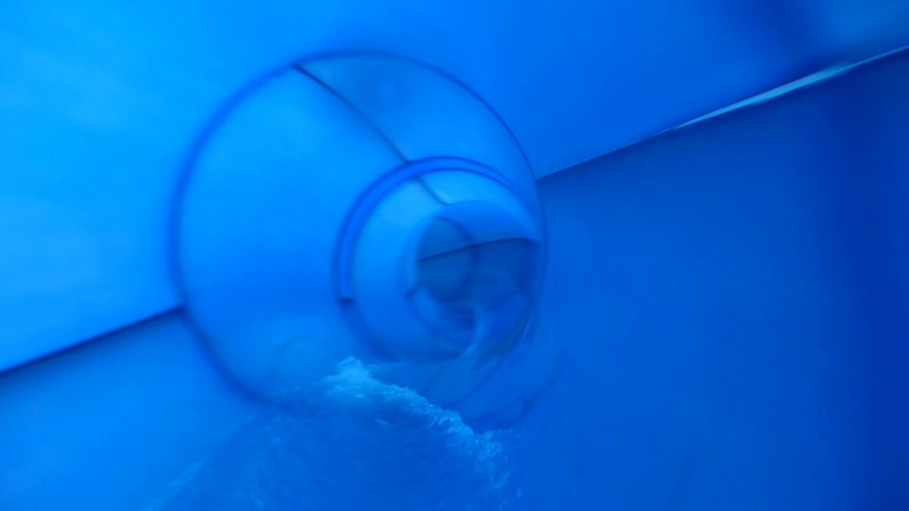 Lalandia billund - blaue reifenrutsche onride