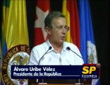 Uribe propone debate fraterno con universitarios