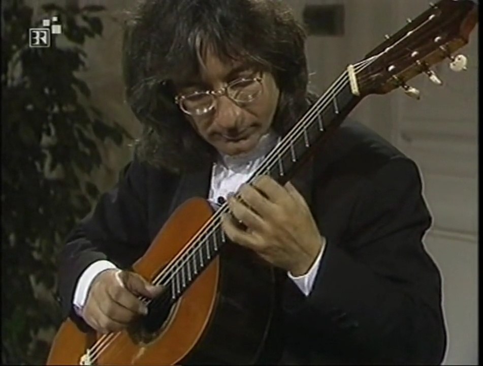 ÁLVARO PIERRI – Chôro Nr. 1  (by Heitor Villa-Lobos, HD)