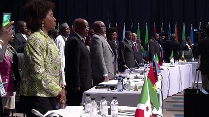 Union africaine : Robert Mugabe s'en prend à la CPI