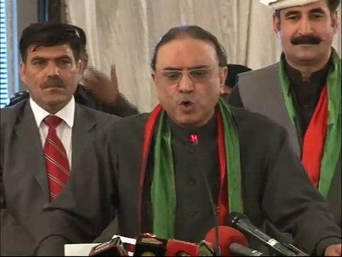 زرداری کا پاکستان آرمی پر کڑی تنقید، کہا ہمیں تنگ مت کرو ورنہ ہم آپ کی اینٹ سے اینٹ بجا دیں گے