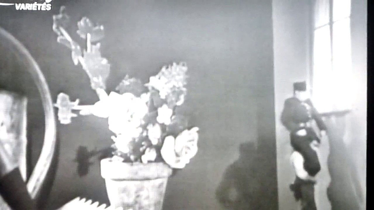 la regrettée MICHELINE DAX siffle..... (1957)