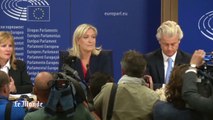 Marine Le Pen annonce la constitution d'un groupe au Parlement européen