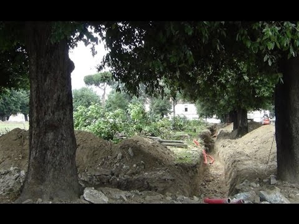 Aversa (CE) - Parco Pozzi, proseguono lavori di riqualificazione (15.06.15)
