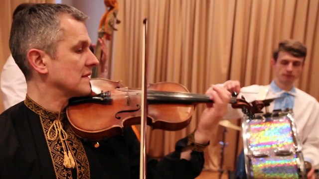 Елітон Жива музика