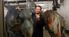 Chris Pratt terrifié par un faux dinosaure (caméra cachée)