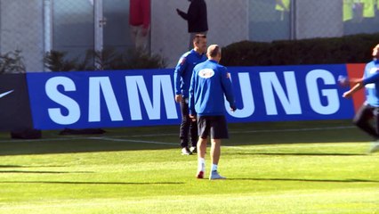 Anvedi come palleggia Dunga...