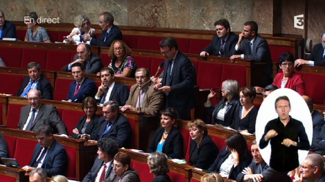 Thomas Thévenoud pose une question sous les huées à l'Assemblée