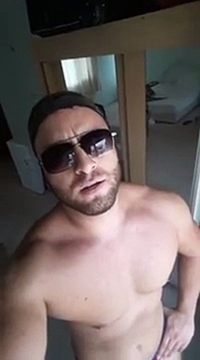 Survivor Taner Bilgisayarı Kırıp Cam Şişeyi Kıramıyor.