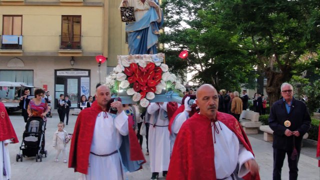 Calascibetta 2015... video fotografico della festa del sacro cuore di GESù