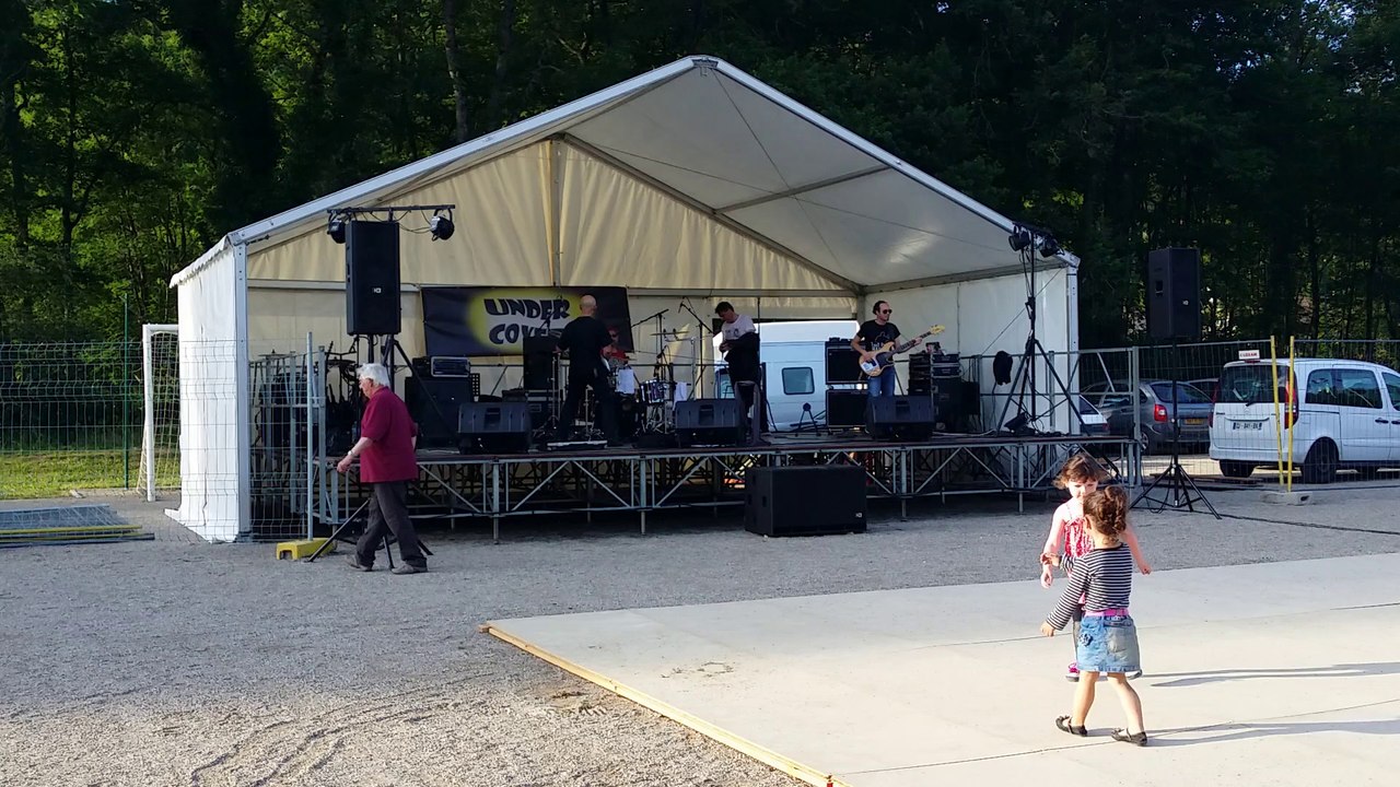 Under Cover, "If You Want Blood" (You've Got It), Vermondans.