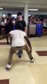 Un lycéen ne se laisse pas ridiculiser durant une battle de danse