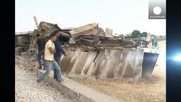 В Тунисе поезд столкнулся с грузовиком, есть погибшие