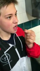 Il a voulu faire le malin en avalant le piment le plus fort du monde ! FAIL évidemment !