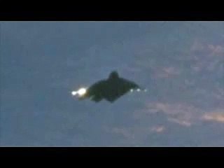 "Nave madre aliena sguinzaglia gli Ufo attorno alla Terra", ne parla su Italia 1 Eamonn Ansbro