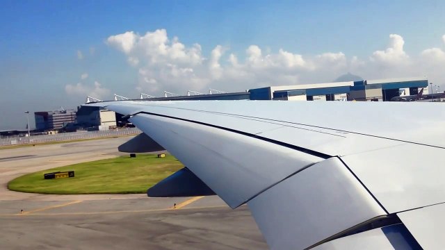 Cathay Pacific Boeing 777-300ER Takeoff in Hong Kong to Shanghai [CX368]