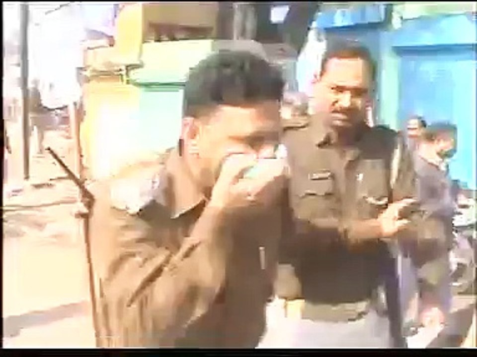 Police torture of a doctor and lawyer in Varanasi,India