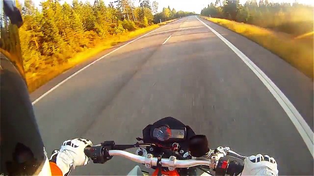 KTM 990 SMR - Wheelie Tips!