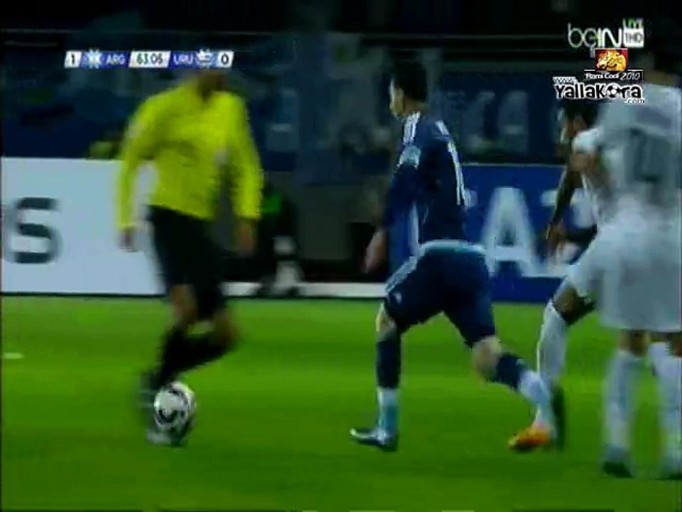 مهارات ميسي امام اوروجواي