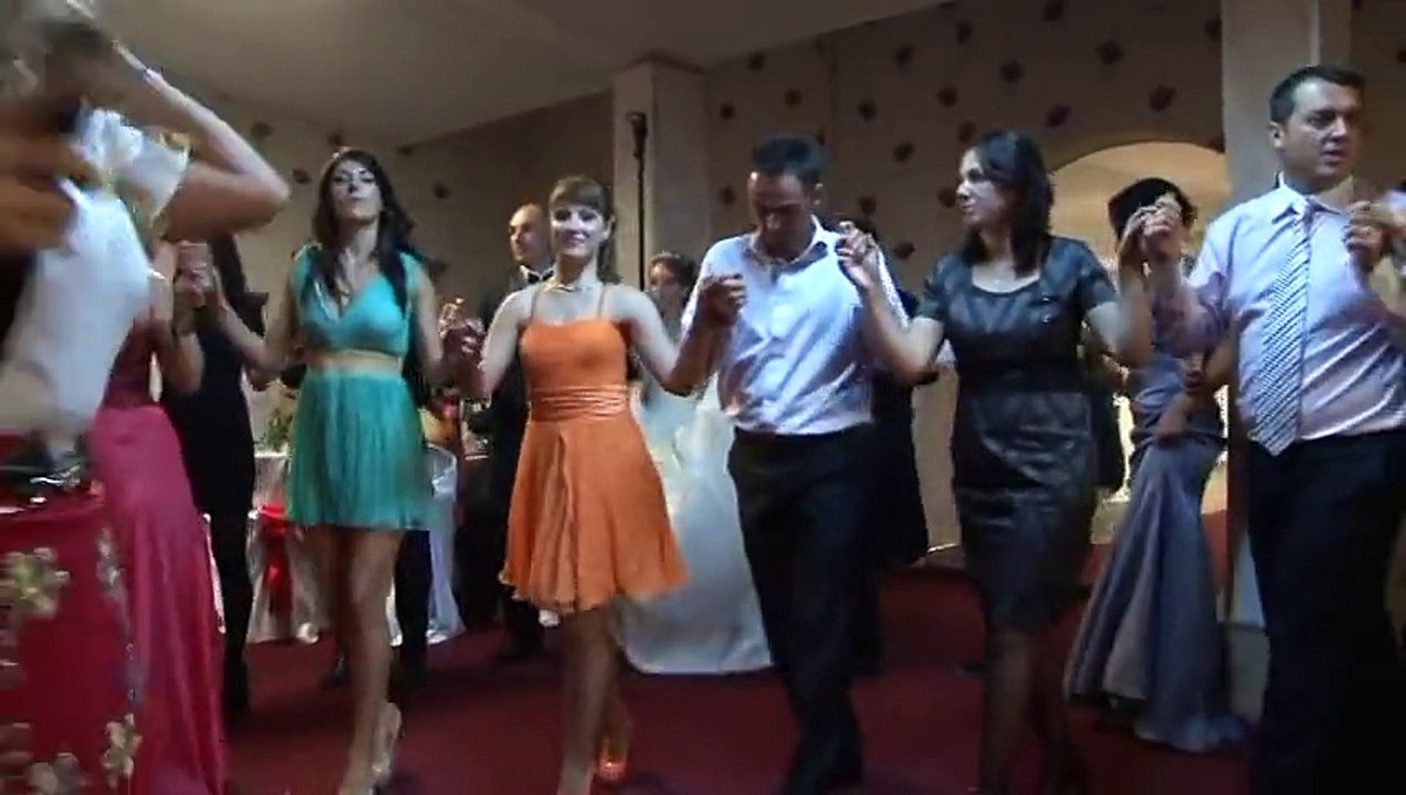 Oferte Formatie Pentru Nunti - Botezuri - Muzica Pentru Nunta - Taraf Nunta - Formatia Simona Tone