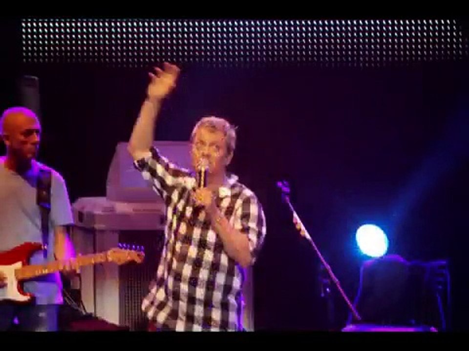 שלמה ארצי הופעה בקיסריה.wmv