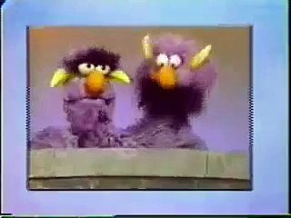 Sesame Street - Two Headed Monster spell the word Run