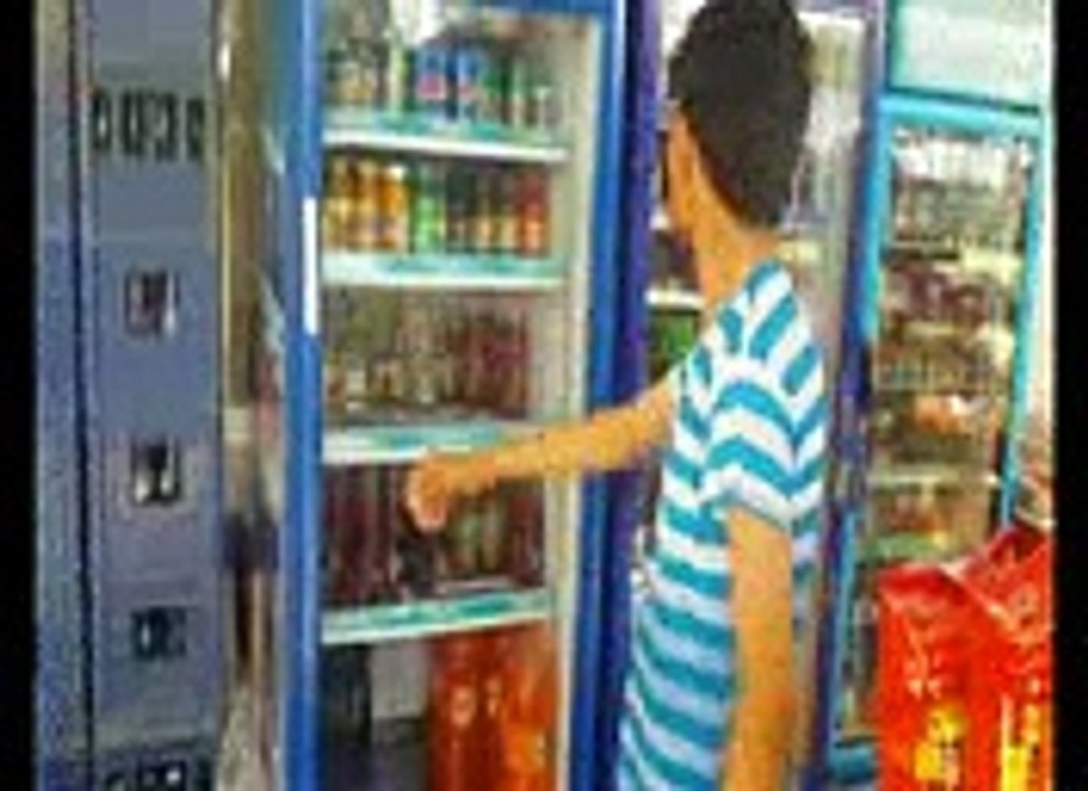 Pakistani students competing in Marketing