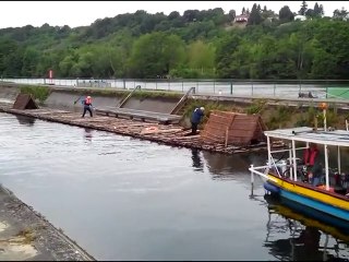 Le train de bois à Véron sur l'Yonne