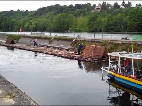Le train de bois à Véron sur l'Yonne