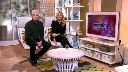 Holly Willoughby 'It's so good we did it twice' - 9th Oct 2012